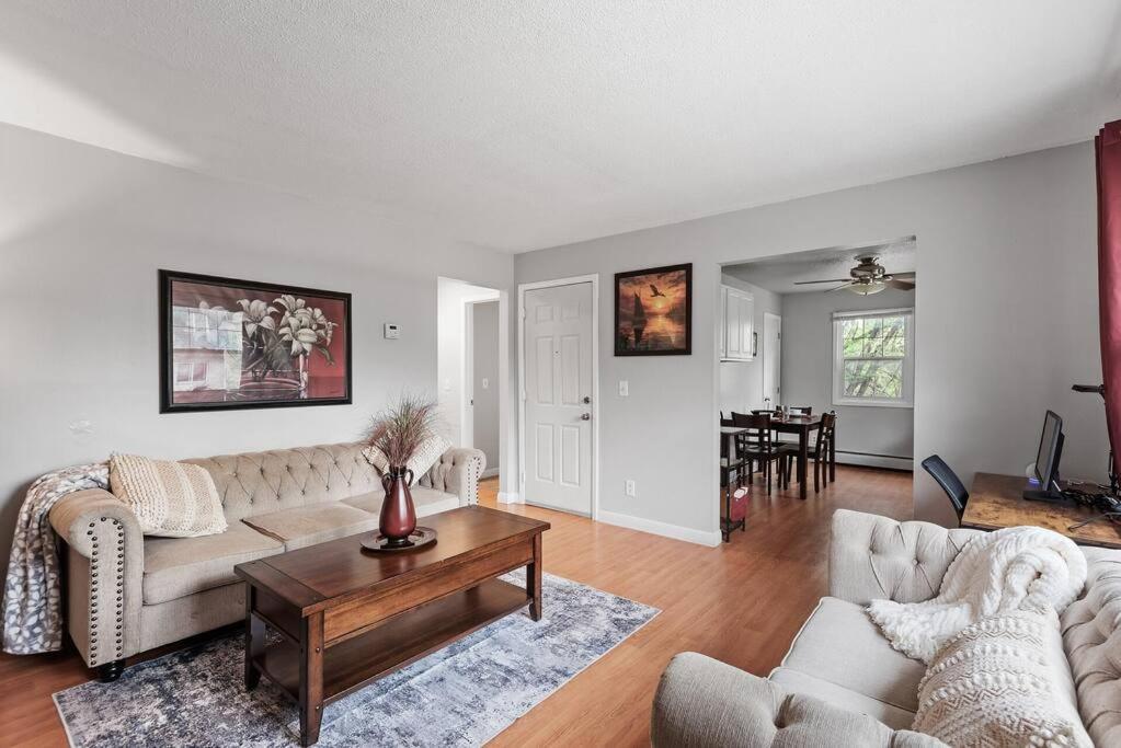 Tranquil 2br Mpls - 8075 3